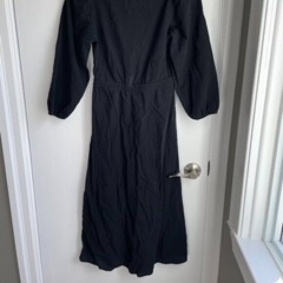 Black Dress - Picture 2 of 3